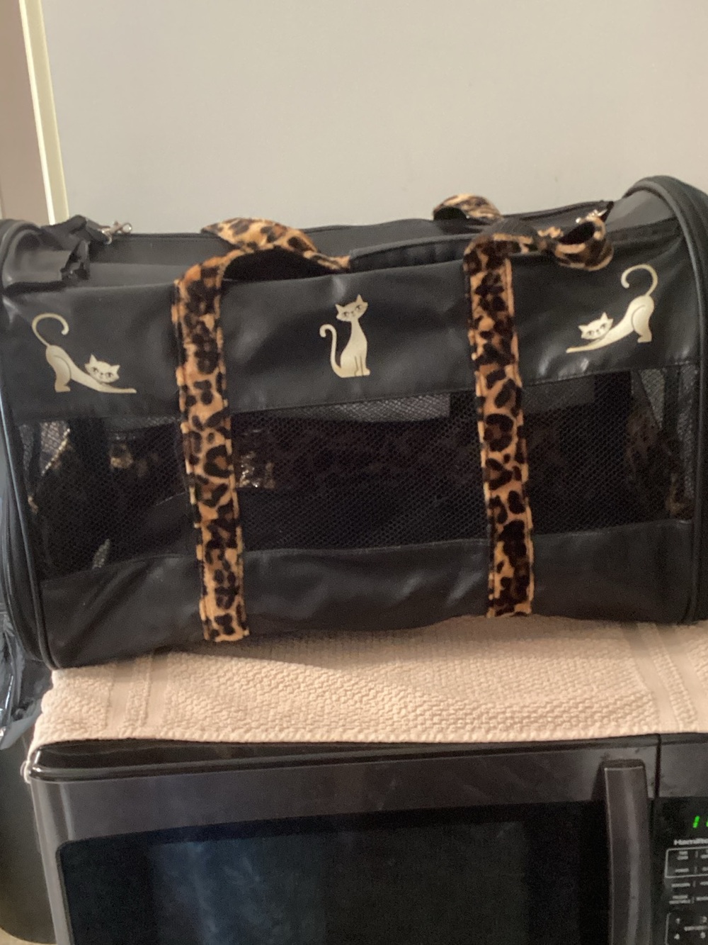Black Cat Print Soft-Sided Pet Carrier with Leopard Handles